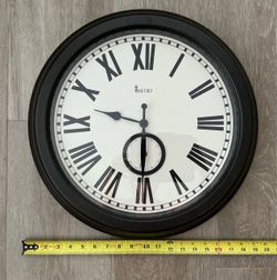 FREE - For repair/parts - Metro 18” Roman Numeral Wall Clock