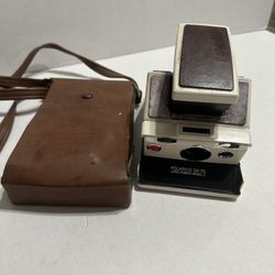 Poloroid SX-70 Land Camera Outer leather cracking otherwise Great Condition 