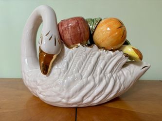 Large Swan & Fruit Centerpiece 