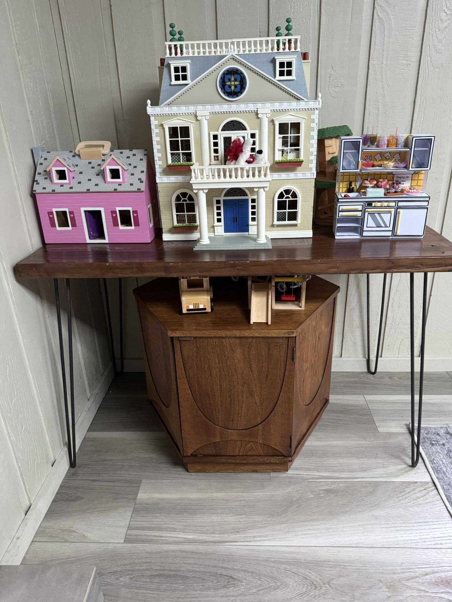 Hexagonal Broyhill Brazilia End Table