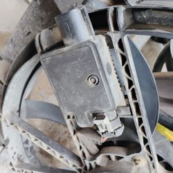 09 Lincoln Town Car Fan Module 