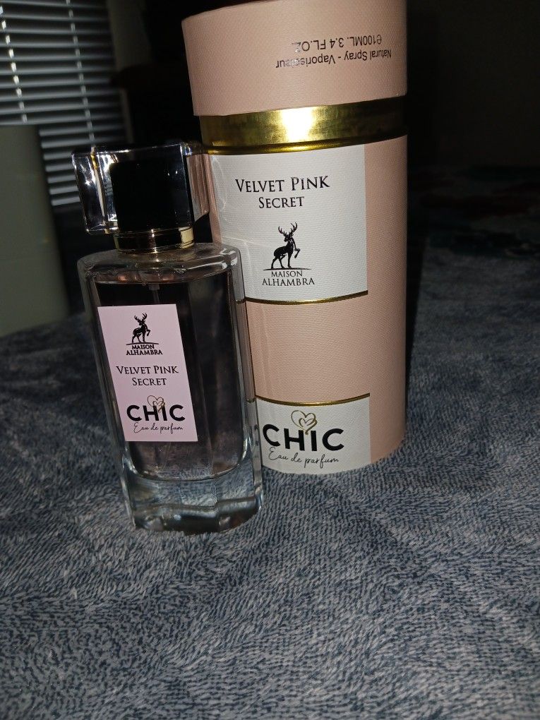 VELVET PINK CHIC PERFUME .....😊😍