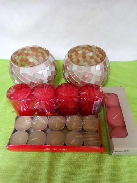 2 Glass Votive Candle Holder w/ Various Tea Lights