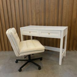 Elegant White Desk + Swivel Chair – Modern Minimal Setup