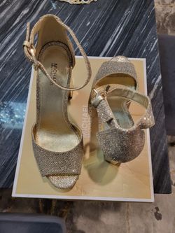 Michael Kors Porter Ankle Strap Sandal. Size 8