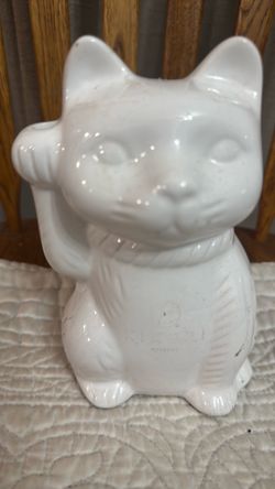 White porcelain lucky cat