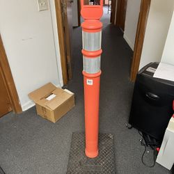 Tall traffic cone / stopper