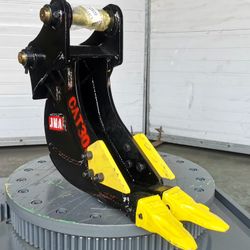 Mini Excavator Caterpillar CAT 303 GP Bucket with Rock Teeth or Similar Machine