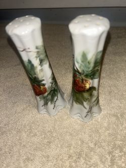 Mary DiMaggio Hand painted Ceramic Salt And Pepper Shakers, Vintage 