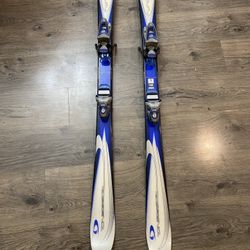 Rossignol Axium skis 140cm.  