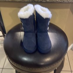 Bearpaw Navy Boots