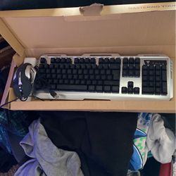 Brand New Keyboard And Mouse 