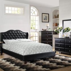 Queen Size Bed Frame  / Mattress Included.      Camas En Venta. 