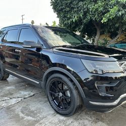 2018 Ford Explorer