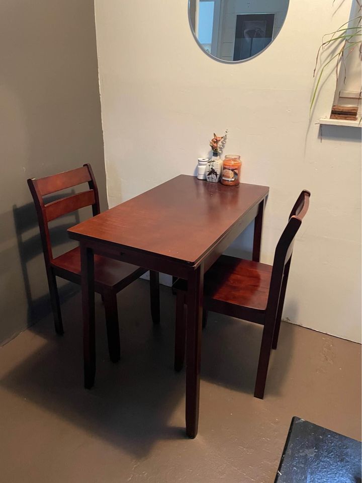 Mahogany Dining Table - Expands To 36x36