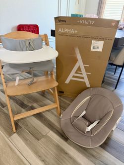 hauck Alpha+ Adjustable Wooden High Chair Set, Natural w/ Bouncer attachment