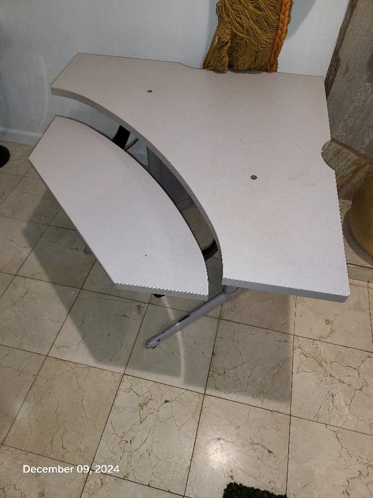 FREE standing Corner Desk