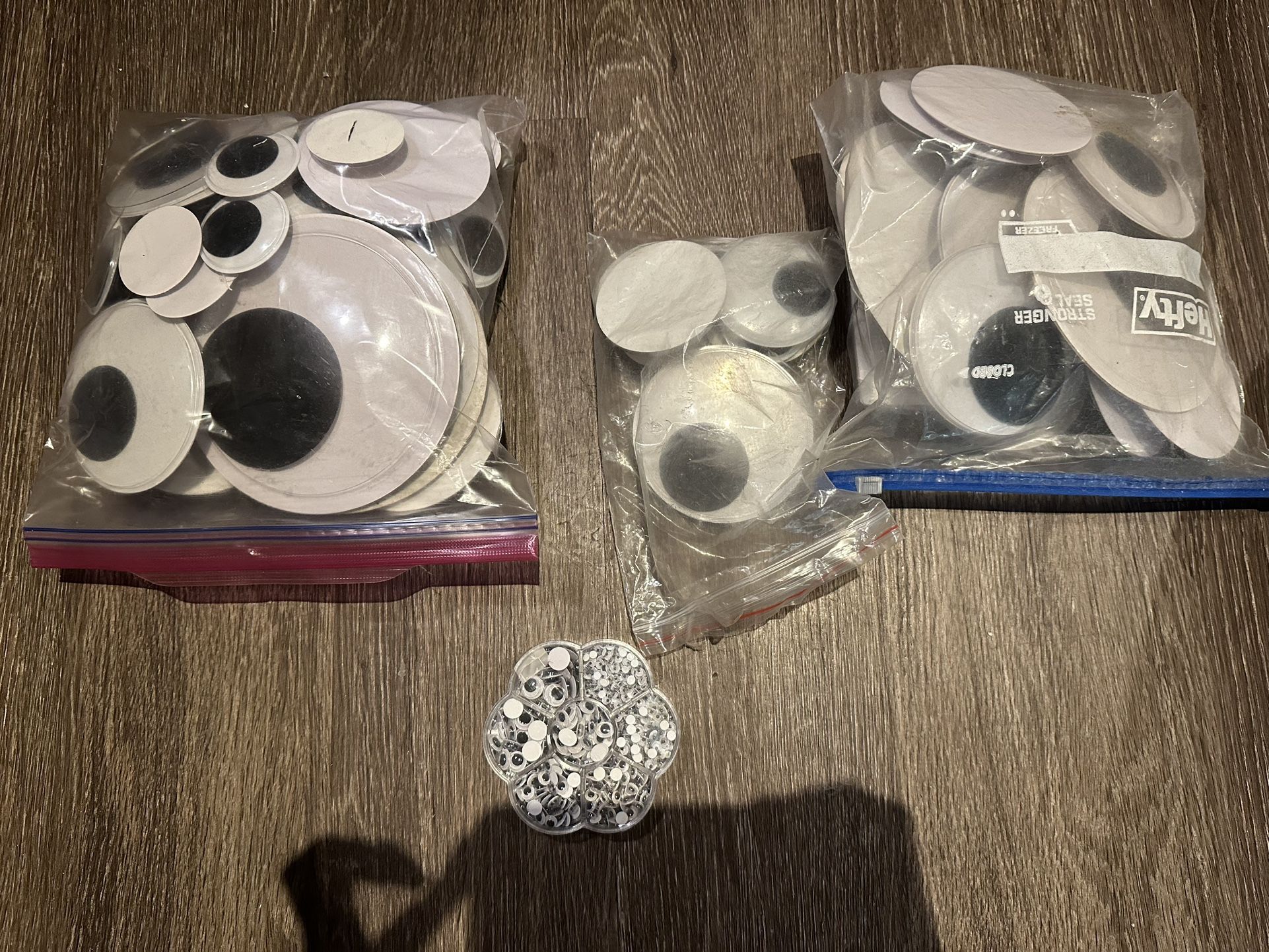 Assorted Wiggle Eyes – Multi Sizes 