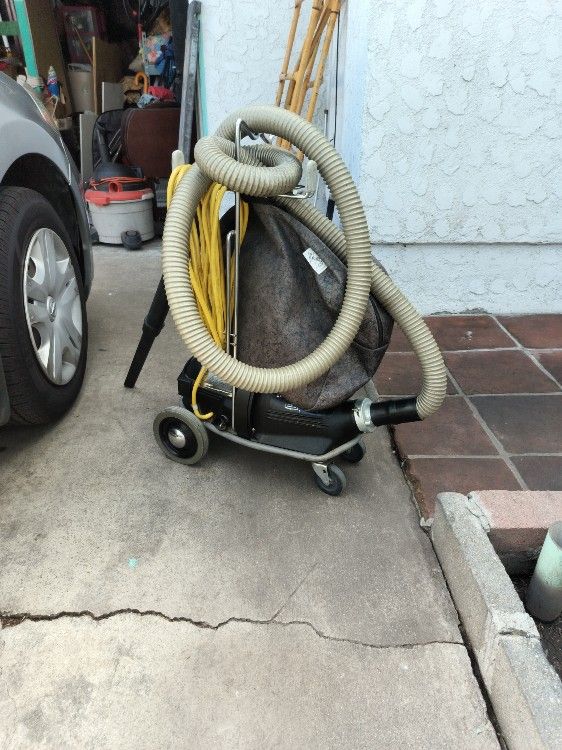 Vacuum Cleaner Very Powerful