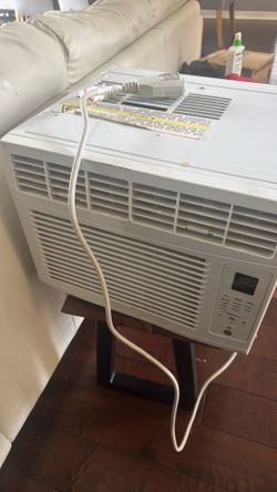 Wndow ac.  Works good.  Don’t need it