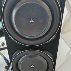 JL Audio 13TW5 