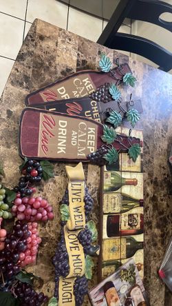 Wine kitchen decor 🍇 🍷