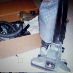 5 VACUUMS. 1 KIRBY HERITAGE,1 BISSELL,3 HOOVER 