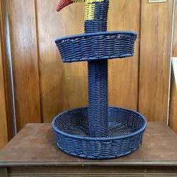 Tiered Woven Server With Bird Head