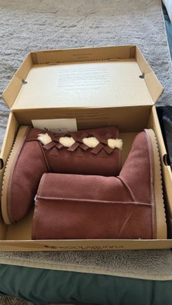 Boots Koolaburro UGGS size 8