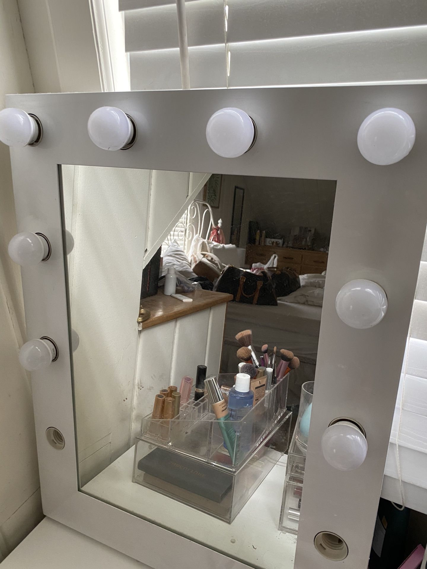 Hollywood Vanity Mirror with Dimmable lights