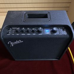 Fender Mustang  LT 25 25-watt  1x8-inch Combo Amplifier