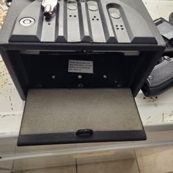 FIREARM SAFTY LOCK BOX WITH KEY
