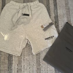 ESSENTIALS SHORTS | ALL SIZES AVAILABLE 