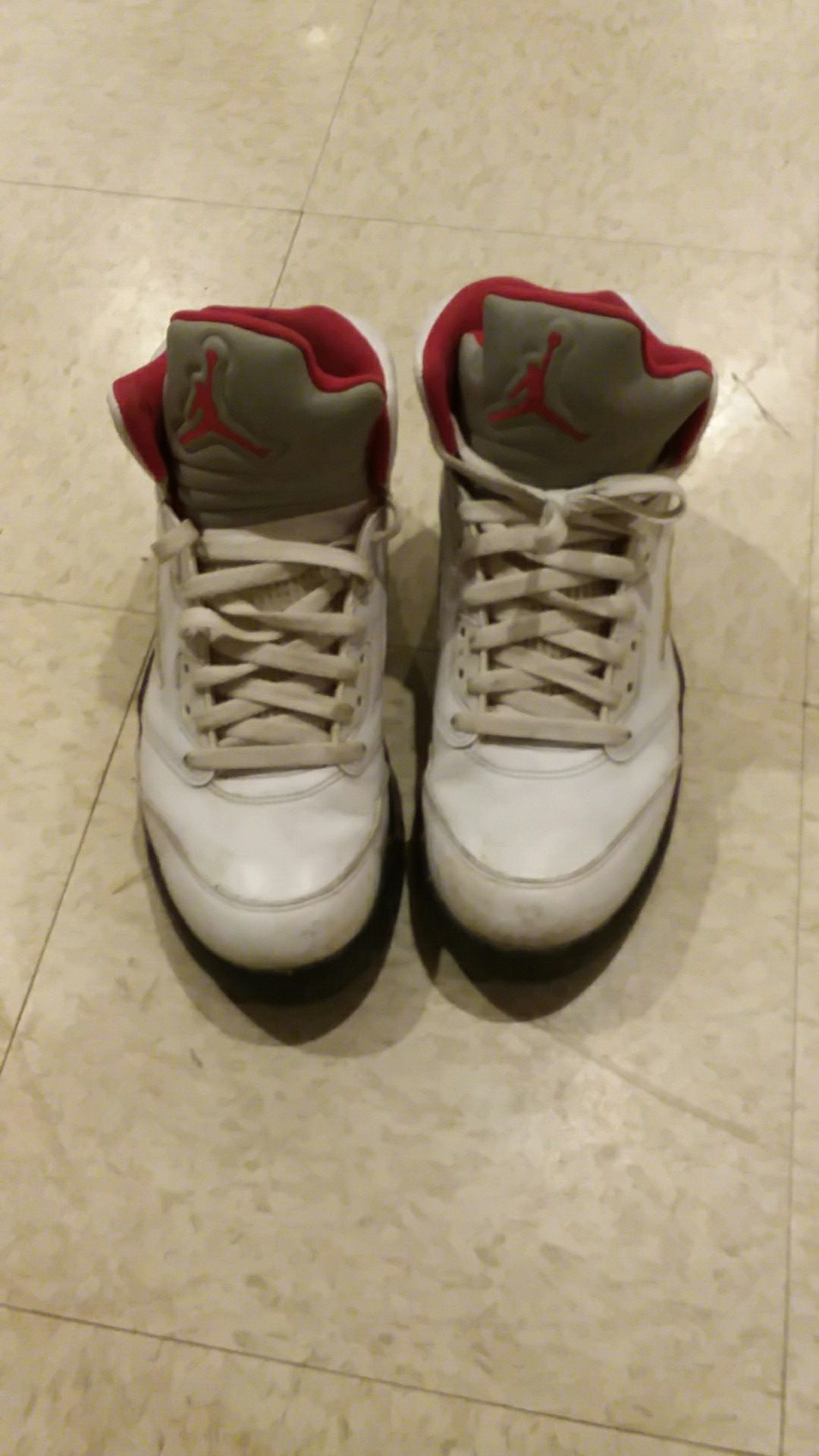 Jordan 5. Size 9 1/2