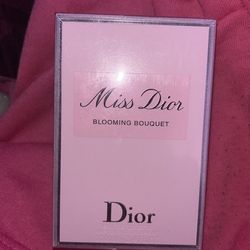 Miss Dior blooming bouquet