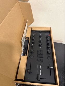 Traktor Kontrol Z1 MK2 DJ Mixer Controller + Traktor Pro Software