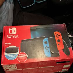 Nintendo Switch w/ Mario Kart
