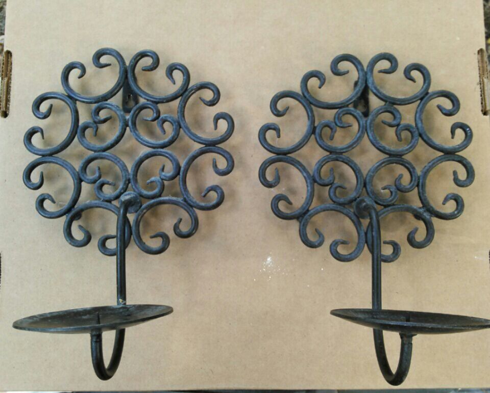 Black metal candle holder like new