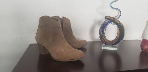 Leather tan boots, womens sz 8