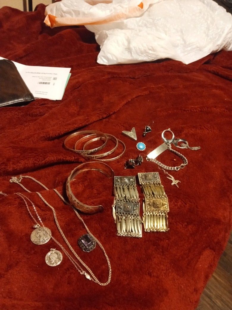 Sterling Vintage Jewelry Lot 220 Grams Of Silver185 Bucks Cash