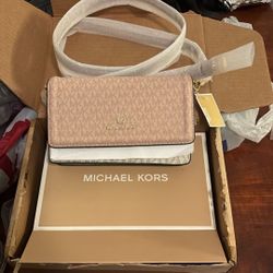 Micheal Kors Jet Set Phone Purse