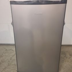 Hisense Mini Refrigerator 