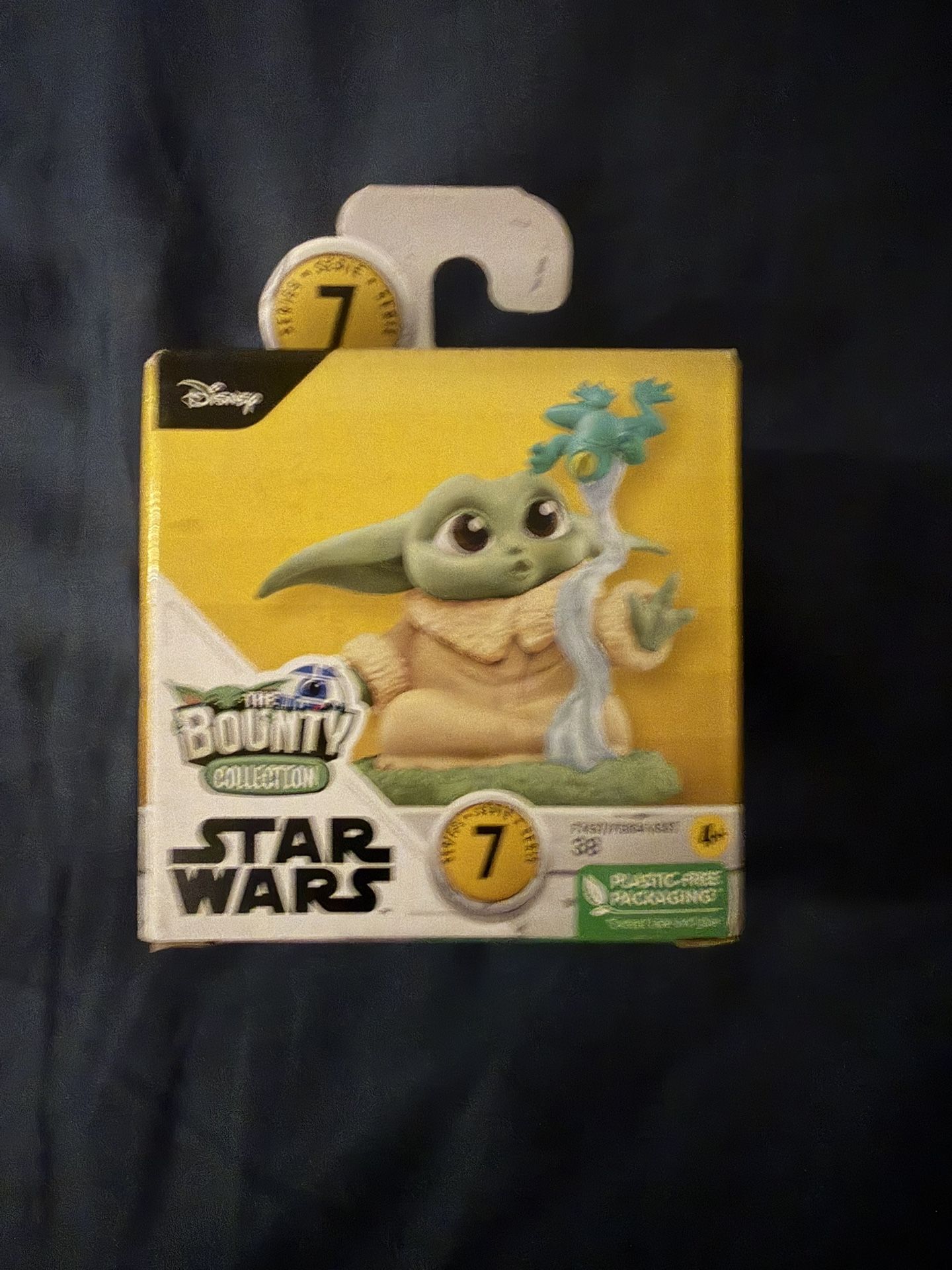 Star Wars The Bounty Collection Series Grogu Froggy Action Figure,