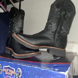 Black Cowboy Boots 