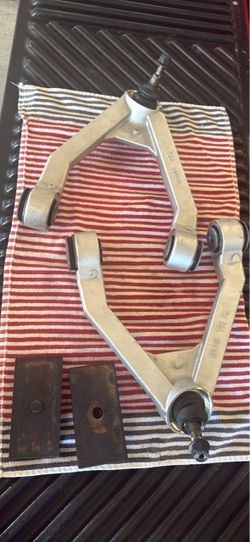 Upper Control Arms and lift blocks chevy