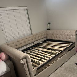 Trundle bed 