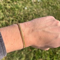 Brand New 10k yellow gold Cuban bracelet 8.5" bracelet 3mm wide