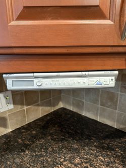 Sony Under Cabinets Cd/AM/FM Radio 