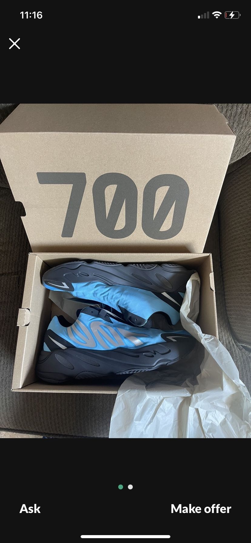 YEEZY 700