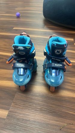 Kid roller skates